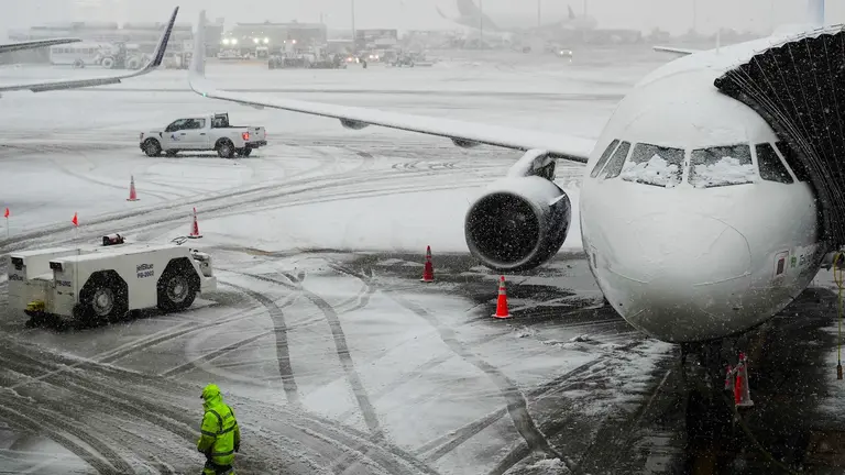 NYC Blizzard Alert: Travel Ban, School Closures & Flight Chaos